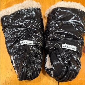 7 A.M. Enfant Black Mittens with Fur Trim Shiny